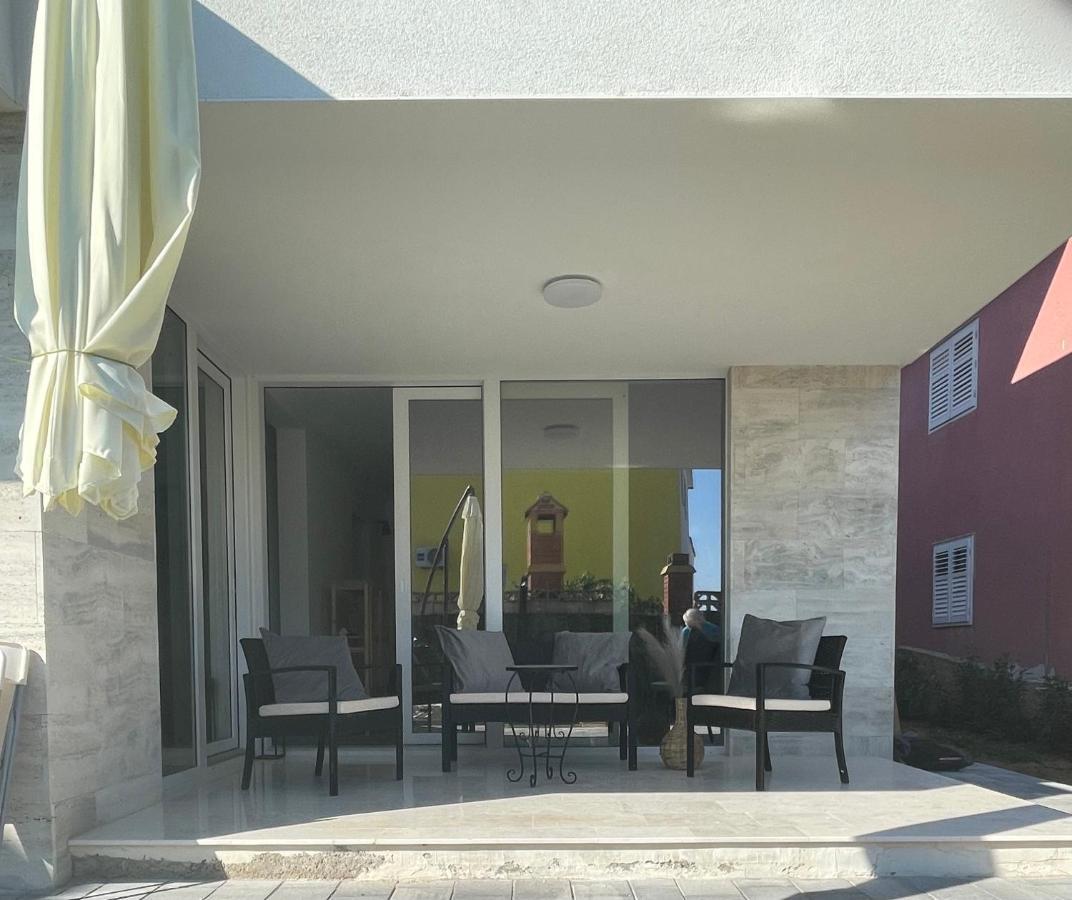 Vila Regina Apartment Rex With Swimming Pool Jezera Exterior foto