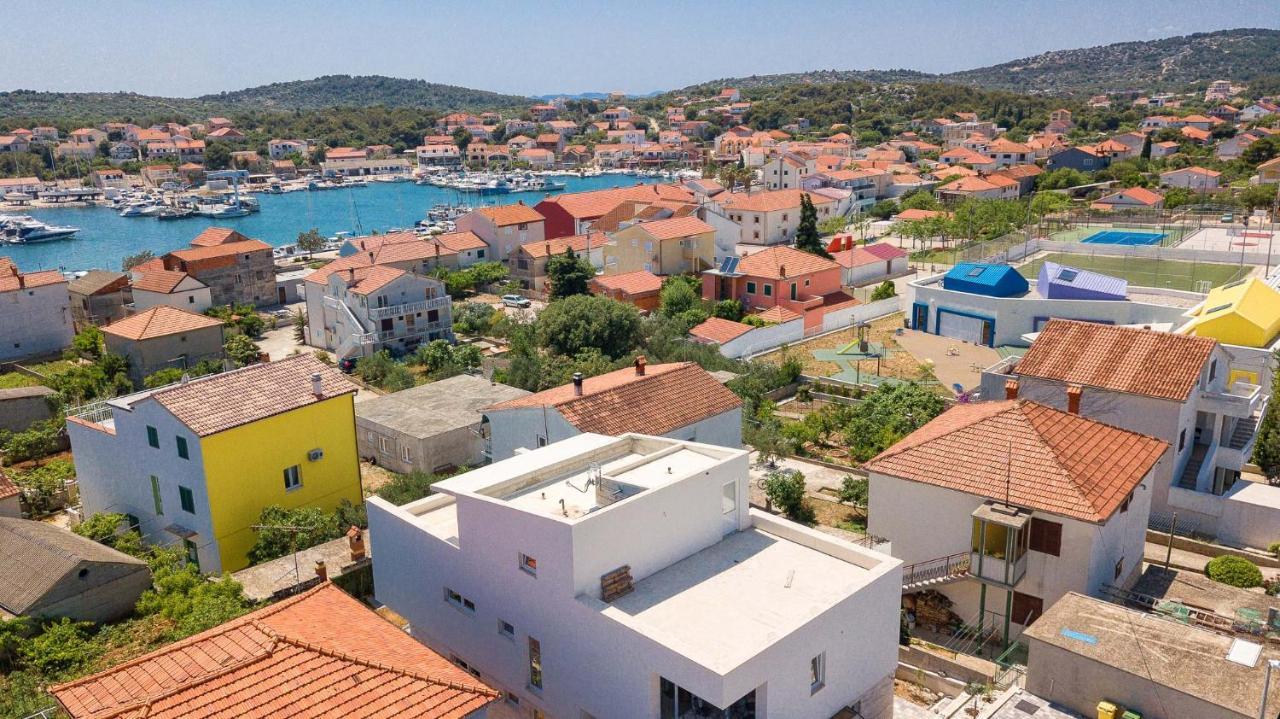Vila Regina Apartment Rex With Swimming Pool Jezera Exterior foto