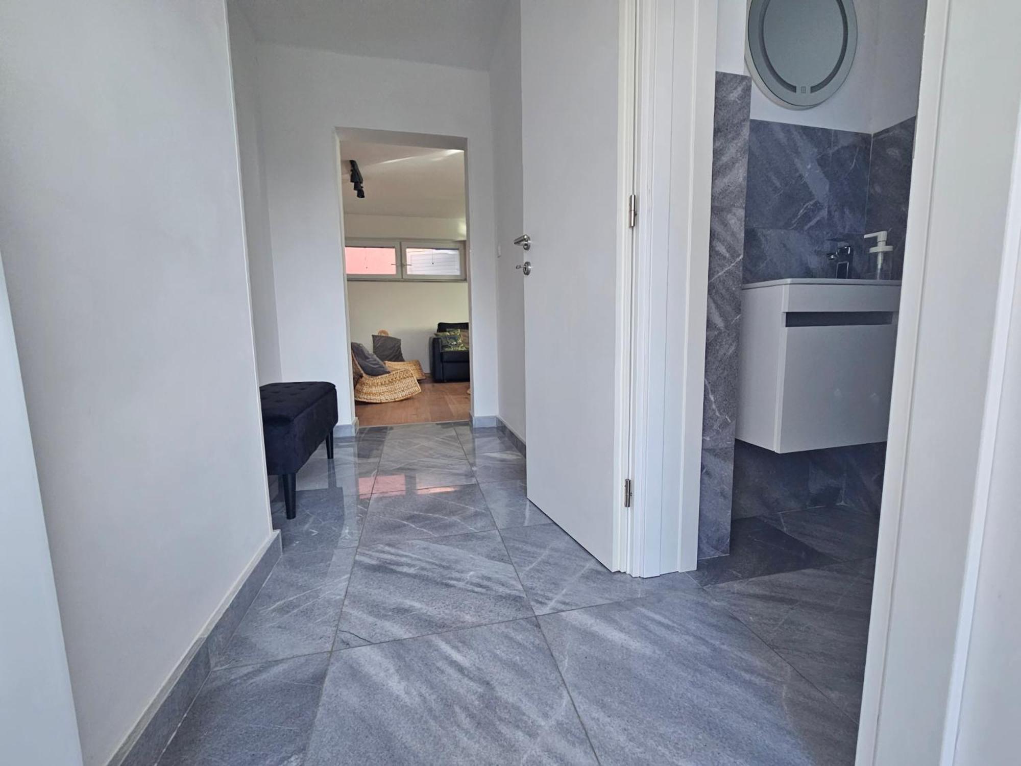 Vila Regina Apartment Rex With Swimming Pool Jezera Exterior foto
