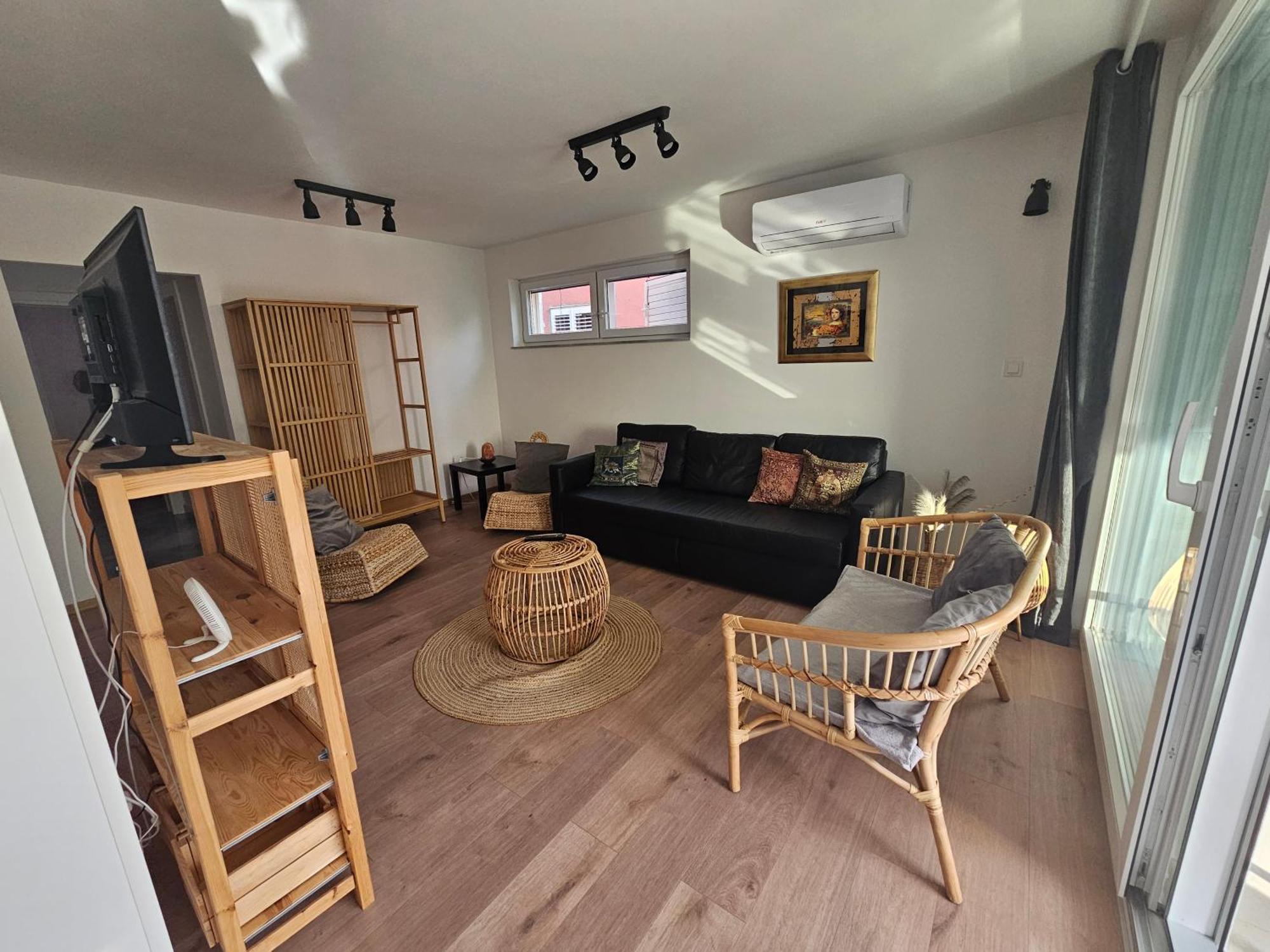 Vila Regina Apartment Rex With Swimming Pool Jezera Exterior foto