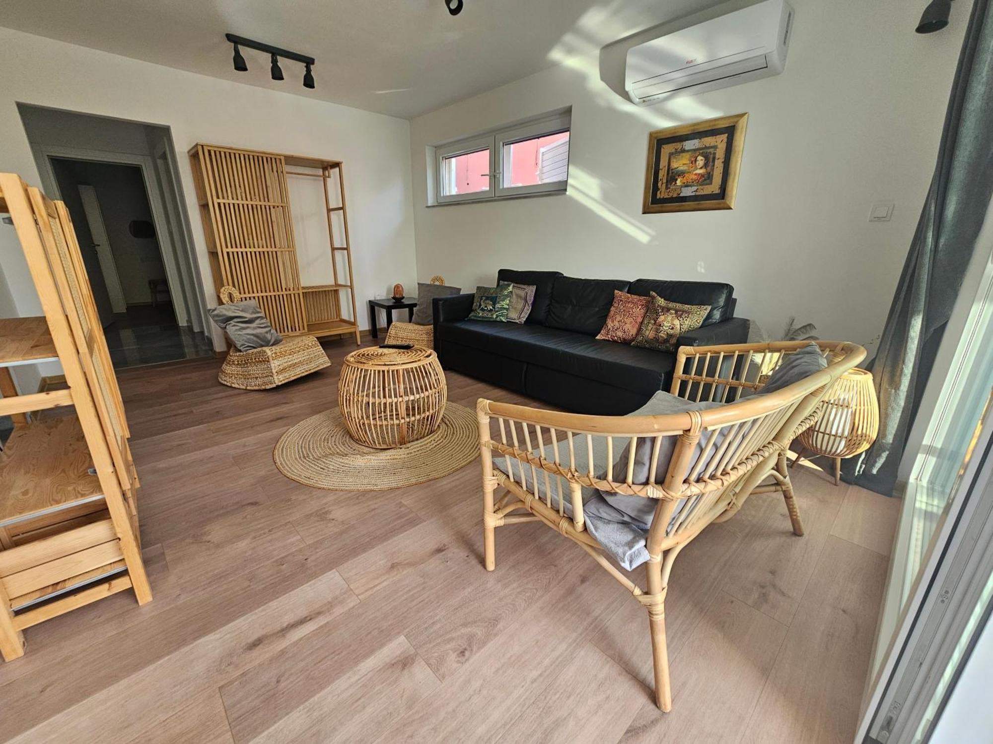 Vila Regina Apartment Rex With Swimming Pool Jezera Exterior foto
