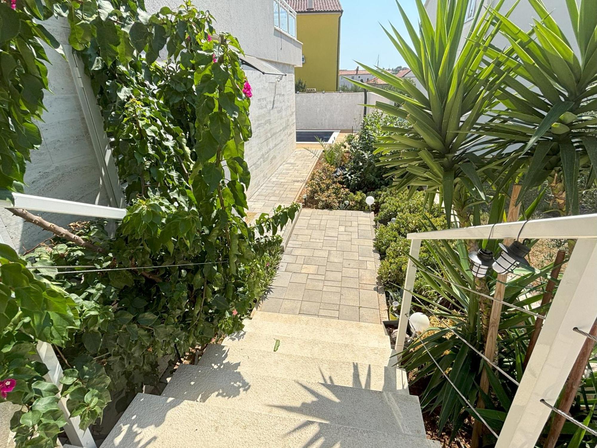 Vila Regina Apartment Rex With Swimming Pool Jezera Exterior foto
