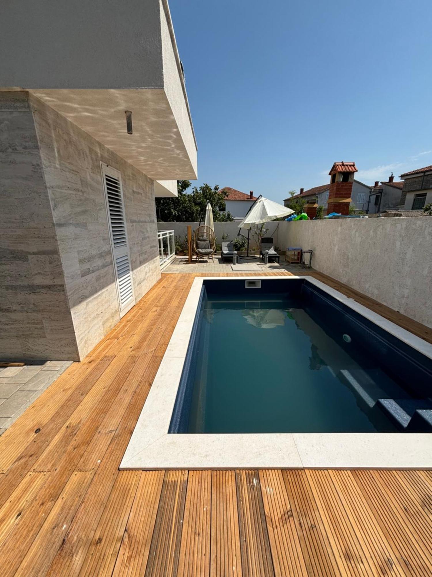 Vila Regina Apartment Rex With Swimming Pool Jezera Exterior foto